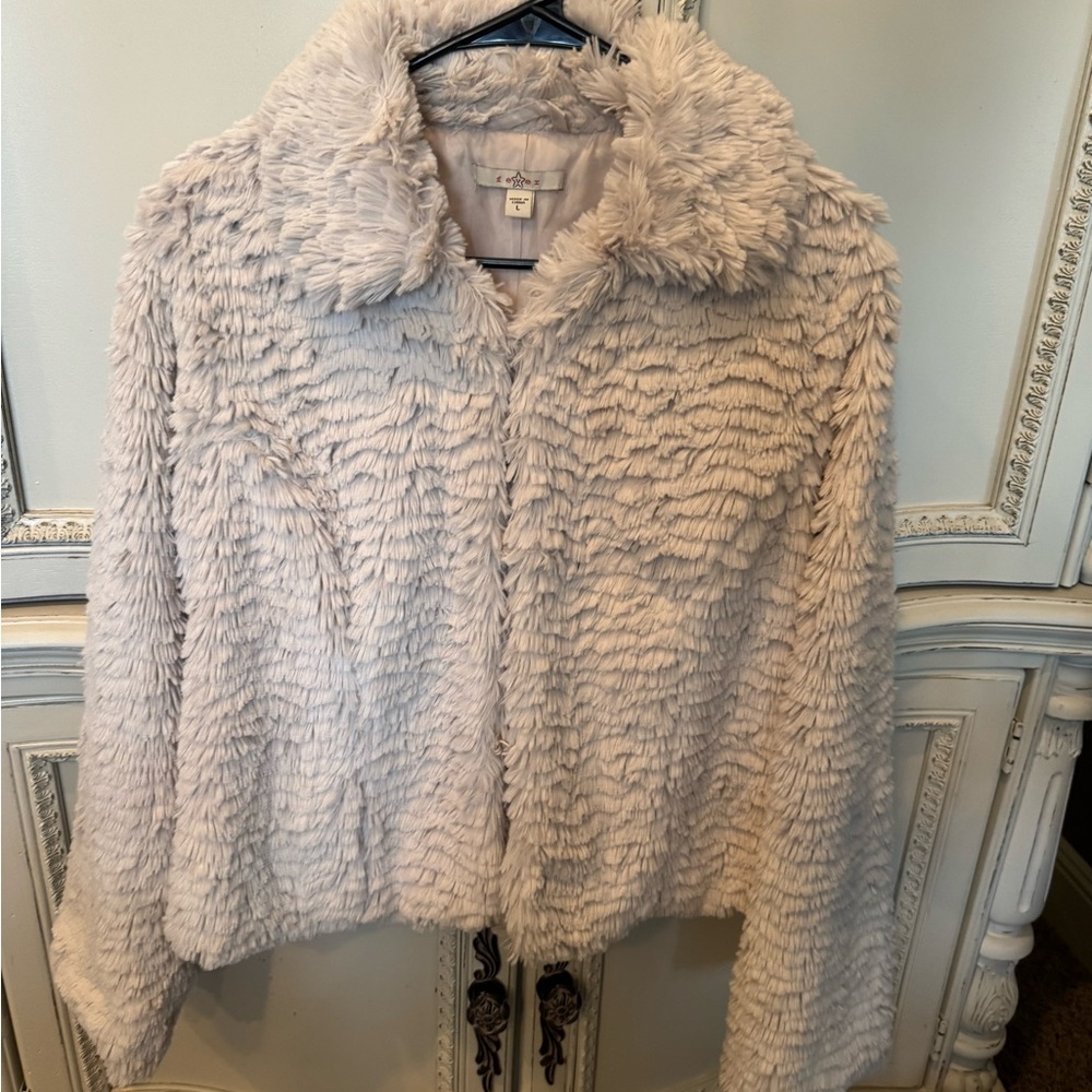 Women's Cream Faux Fur Jacket